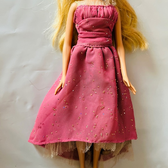 Fashion fever barbie doll 2007 - Picture 5 of 13